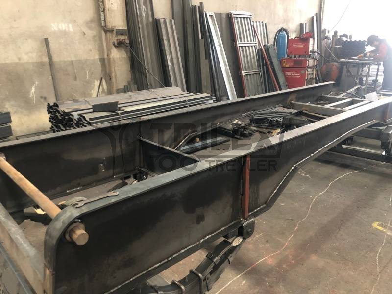 agricultural turn-table trailer